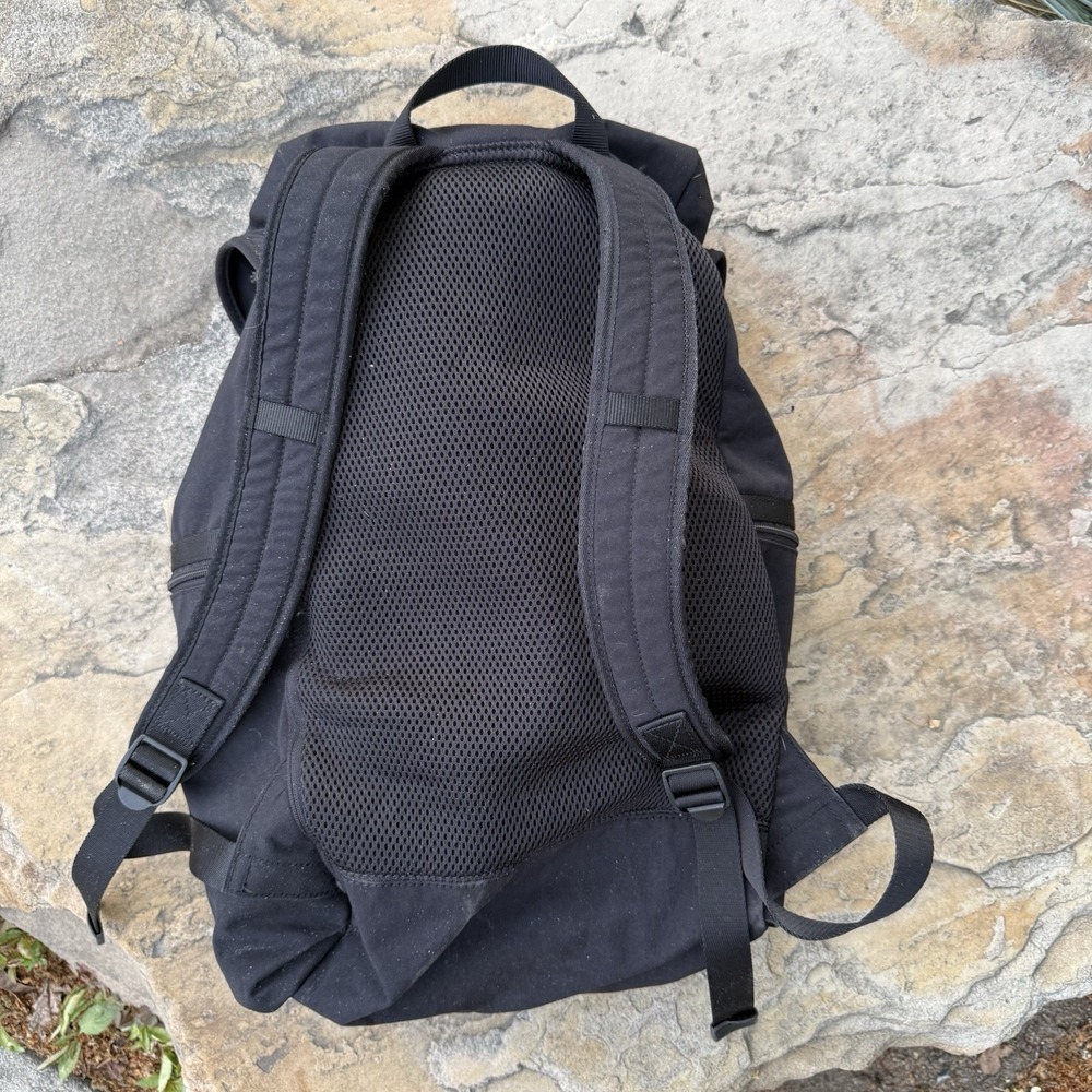LULULEMON Command The Day Backpack Black 24L Used - Picture 3 of 11